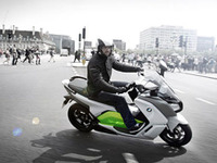 BMWモトラッド、下北沢音楽祭に今年も協賛…新型車展示や無料バイクタクシー 画像