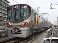 JR西日本、大阪環状線の新型電車「323系」公開…「斜めの発想」とり入れ 画像