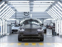 ジャガー・ランドローバー、特別車両用のテクニカルセンターを開所…英国 画像