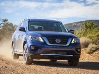 日産の米国SUV、パスファインダー に2017年型…表情一新 画像