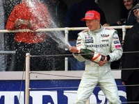 【F1イギリスGP決勝】ハッキネンは飛び続けるのだ 画像