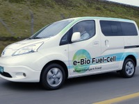 日産、新型燃料電池車を初公開…バイオエタノールで発電 画像