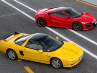 ホンダ NSX 欧州仕様、新旧比較…ひと回り大きな新型 画像