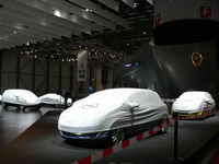 【ジュネーブモーターショー07】開幕直前---ラインが透けて見える 画像