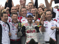 【MotoGP第11戦チェコ】雨の混戦を制し、クラッチローが98戦目で嬉しい初優勝 画像