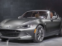 マツダ ロードスター RF、発売記念車は得意客に優先販売…米国 画像