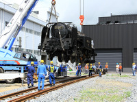 C11 207 本州上陸、東武に次々と集まる車掌車・客車・転車台［フォトアルバム］ 画像