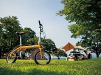 セダンのトランクに積める折りたたみ自転車、あさひが発売 画像