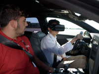 【アウディ TechDay 16】オキュラスを装着したまま運転し、先進安全装備を体験…VRトレーニング 画像