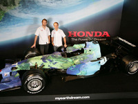 【ホンダF1】開幕直前会見…ロゴ無しでスポンサーが9社プラス 画像