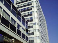 営業マンをIT武装---3億円でパソコン配付、東京日産のTOPSとは? 画像