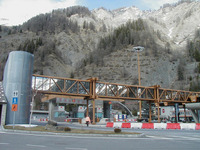 【ジュネーブモーターショー07】イタリア人は行けない! あっトンネルが… 画像