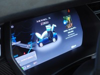 【テスラ モデルX】ヴィレジェ社長「バイオハザードが起こっても車内にいれば大丈夫」 画像