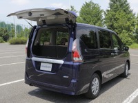 【日産 セレナ 試乗】ミニバンはドア戦争に突入した…岩貞るみこ 画像