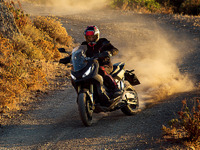 ホンダが新型アドベンチャーツアラー、X-ADV の量産を決定 画像