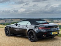 アストンマーティン DB11 にオープン版「ヴォランテ」…2018年春 画像