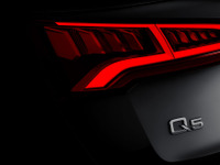 【パリモーターショー16】アウディ Q5 新型、テールライトが見えた 画像