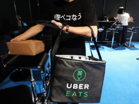 【UberEATS】WALK→HIKYAKU→OKAMOCHI→UberEATS　未体験でクールな出前を体感 画像