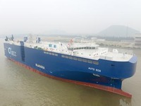 日本郵船、LNGで航行できる自動車運搬船を受領 画像