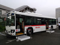 【東京モーターフェス】エルガの運転席、デフォルトの操作機器類［フォトレポート］ 画像
