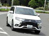 【三菱 アウトランダーPHEV 試乗】日本のPHEVだからこそのアドバンテージがある…岩貞るみこ 画像