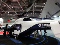 【国際航空宇宙展16】アジア初公開、エアバス最新ヘリ…操縦席に座れる 画像