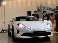 【アルピーヌ ヴィジョン 日本公開】ルノースポールと共同開発 画像