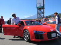 アウディR8 富士同乗…ドライバーはルマン5勝の“レジェンド”エマヌエーレ・ピロ 画像