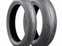 スズキ GSX-R1000 など、BATTLAX レーシングストリート RS10を新車装着 画像