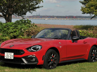 【アバルト 124スパイダー】イタリアンデザインの日本製スポーツカー［写真蔵］ 画像