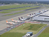 ブリュッセル空港、所持品検査を行う仮設施設を撤去へ 画像