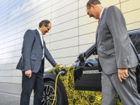 MINI クロスオーバー 次期型、PHV設定へ 画像
