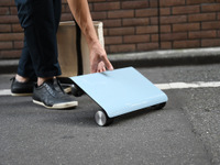 ノートPCサイズの電気自動車「WALKCAR」、予約受注開始 画像