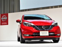 【日産 ノートe-POWER】Vモーショングリルはこれまでの流れから生まれた 画像
