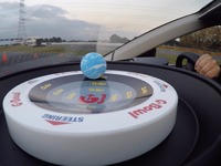 「0.4G」運転でモテ度アップ? 新型 アクセラ でGを制する 画像
