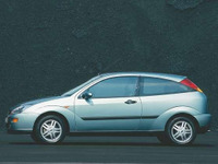 2003年には『フォーカス』、『ファミリア』、そして『S40』が兄弟に!! 画像