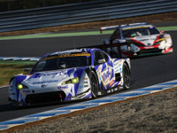 【SUPER GT 最終もてぎ連戦】第8戦決勝GT300…土屋武士&松井孝允のVivaC 86 MCが感動の王座初戴冠 画像