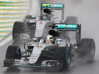 【F1 ブラジルGP】赤旗連続のレースはハミルトンが勝利、チャンピオン決定は最終戦へ 画像