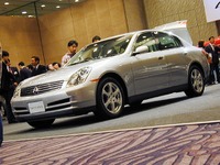 【新聞ウォッチ】巨人・清原選手が自動車メーカーの看板直撃、ゲットした高級車は何? 画像