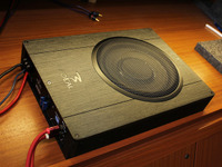 【カーオーディオ・ユニット選びの極意】サブウーファー編…薄型パワードサブウーファーのキモ 画像