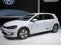 【ロサンゼルスモーターショー16】VW ゴルフ EV に2017年型…航続距離5割拡大 画像