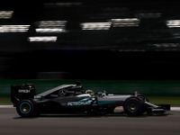 【F1 最終戦アブダビGP】金曜フリー走行からチャンピオン候補2人が接戦、ハミルトンが0.079秒差でトップ 画像