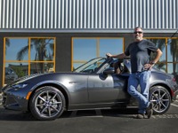 マツダ ロードスター RF、米国第一号車を納車 画像