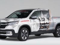 【ロサンゼルスモーターショー16】ホンダ リッジライン に米アイスホッケー仕様 画像