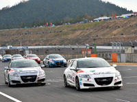 【ホンダサンクスデー16】夢の対決！ 一番速いの誰だ？…ワンメイクレース 画像