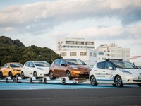 【新聞ウォッチ】”解決課題”もけん引、日産追浜工場で試験導入の完成車無人搬送システム 画像