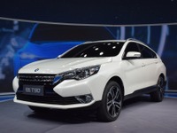 【広州モーターショー16】日産 ヴェヌーシア、新型SUVの先行予約受注を開始 画像