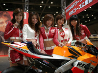 【東京モーターサイクルショー07】コンパニオン写真蔵…その20・NGK 画像