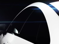 メルセデス Eクラス クーペ新型、ルーフラインが見えた 画像