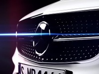 メルセデス Eクラスクーペ 新型、表情見えた 画像